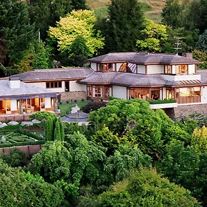 https://lake-taupo-lodge.rotoruahotelsnz.com